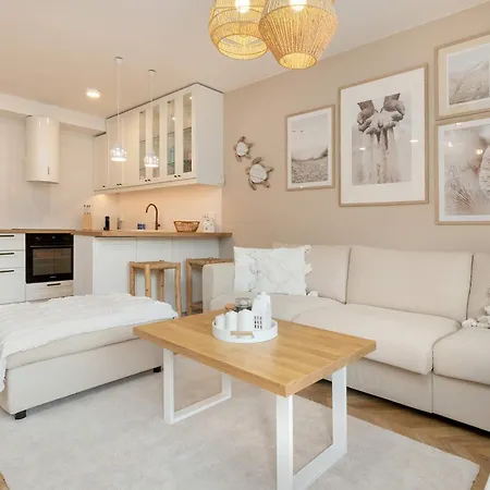 Beige In With Air Conditioned Living Room, Parking And Desk By Renters Prestige アパート