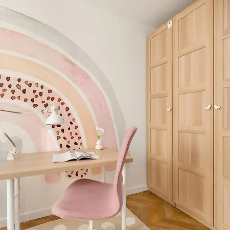 דירה Beige In With Air Conditioned Living Room, Parking And Desk By Renters Prestige גדנסק