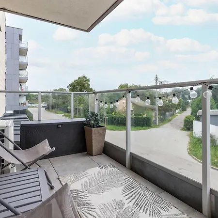 Apartament Beige In With Air Conditioned Living Room, Parking And Desk By Renters Prestige *